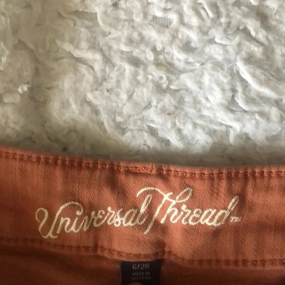 Universal Thread Shorts - Picture 2 of 4